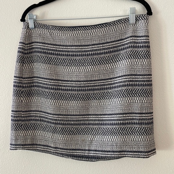 Banana Republic skirt - Picture 3 of 6